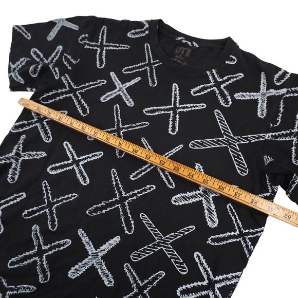 Kaws x Uniqlo Allover X Graphic T Shirt - Picture 6 of 7